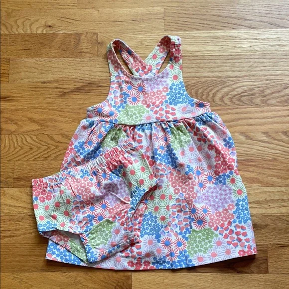 Hanna Andersson - Baby Print Crossback Dress & Bloomer Set in Sea Daisy - Picture 2 of 12